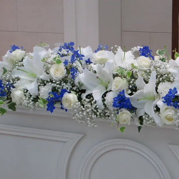 ブルーとホワイトの会場装花